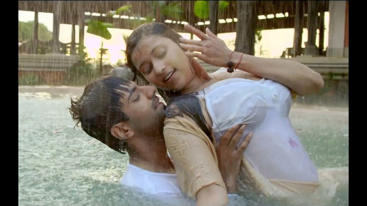 পাড়ার বখাটে ছেলের প্রেমের প্রস্তাবে রাজি না হওয়ায় মেয়েটার সাথে কি করলো দেখুন! (ভিডিওসহ)