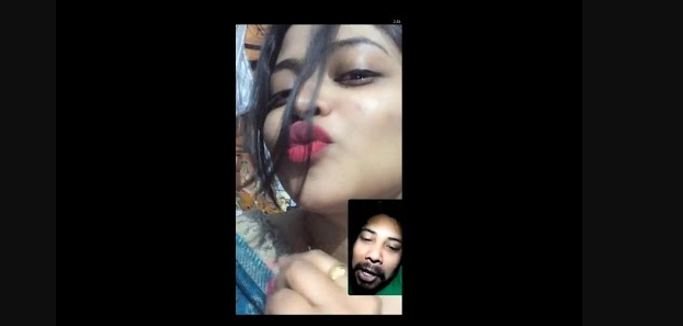 দেখুন প্রেমিকের সাথে কি করছে … বাচ্চারা দেখবেন না ,
