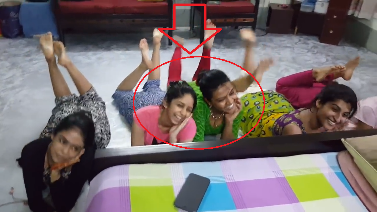 মেয়েরা হোস্টেলে বসে কি করে দেখুন ! তাজ্জব হয়ে যাবেন।