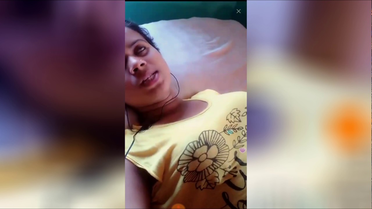 বাসায় একা থাকলে মেয়েরা কি করে দেখুন …