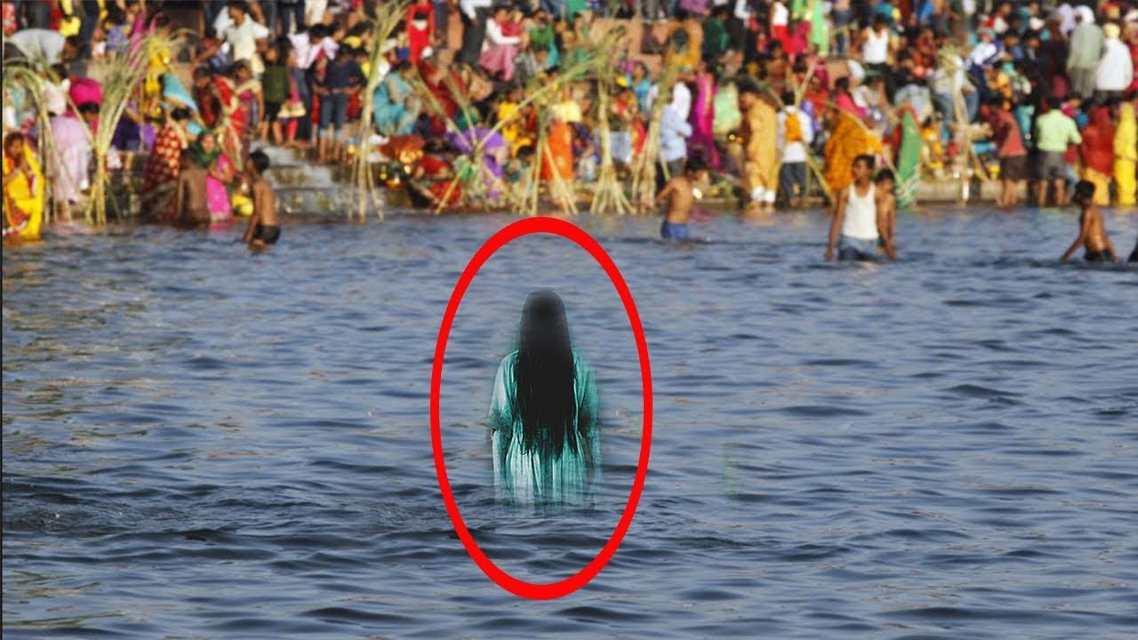 বাস্তব ঘটনা !! হিন্দুদের পুজার সময় নদীতে হঠাৎ ভেসে উঠলো রাক্ষস !! নদী থেকে দৌড়ে পালালো লোকজন !!
