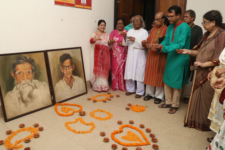 ‘নৃত্যে-ছন্দে ভাঙি পাথর-সময়’