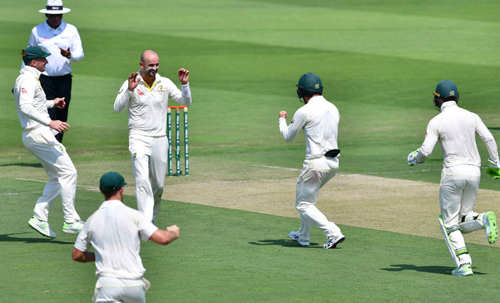 আবুধাবিতে বোলারদের দিন