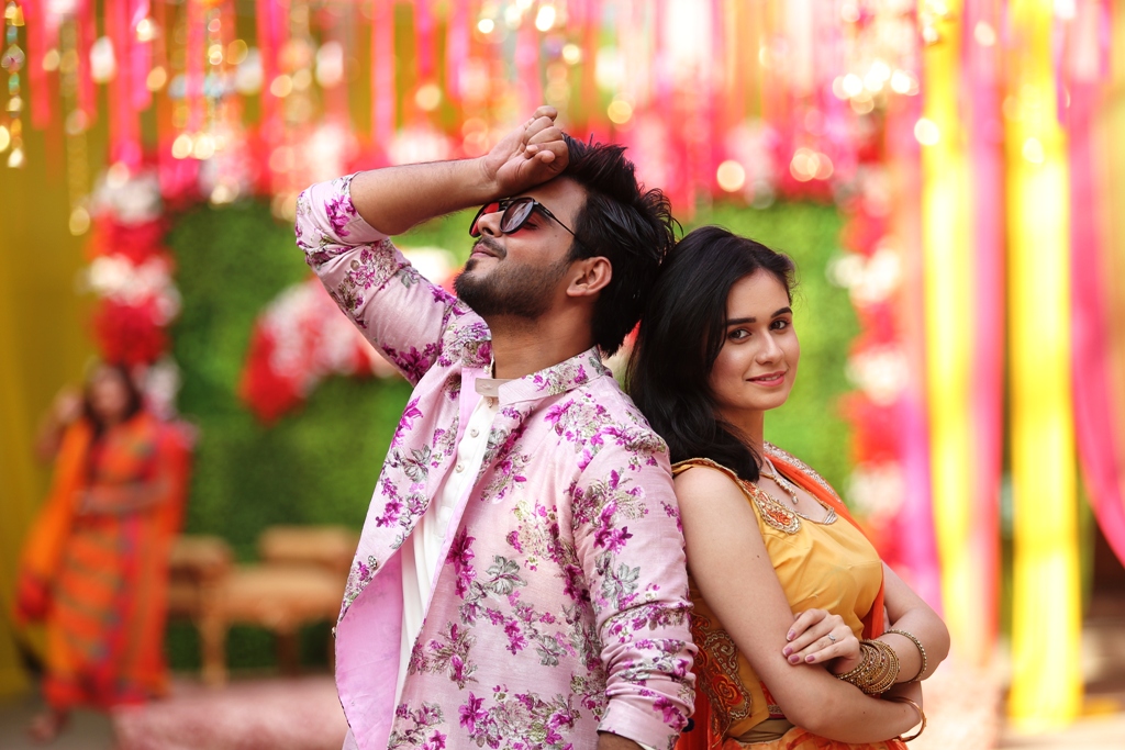 পূজা’র দোতারায় সিয়াম-ঐশী !!