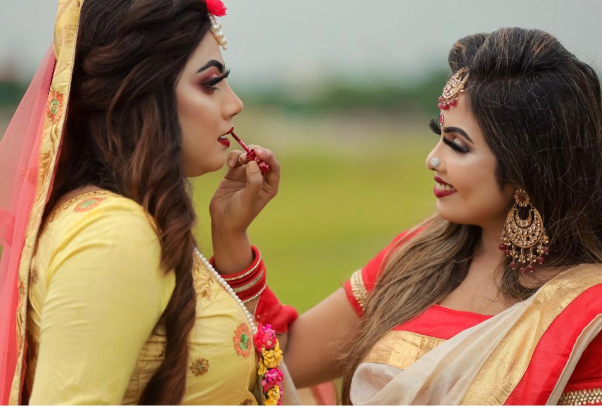 ভালোবেসে পেশা হিসেবে নিতে হবে মেকাপকে : ইতি এঞ্জেল