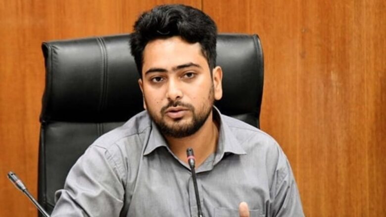 এ মাসেই পদত্যাগ করছেন উপদেষ্টা নাহিদ!