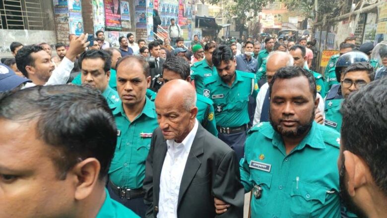 কাঠগড়ায় অস্থির ছিলেন সাবেক শিল্প প্রতিমন্ত্রী কামাল