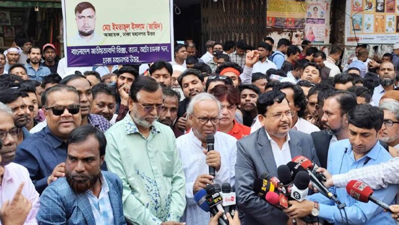 একটি দল সুযোগ পেলেই বিএনপিকে ছুরিকাঘাতের চেষ্টা করে: রিজভী