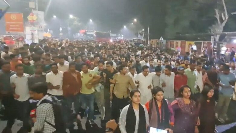 কুয়েটের ঘটনায় ঢাকা বিশ্ববিদ্যালয়ে ছাত্রদলের বিক্ষোভ