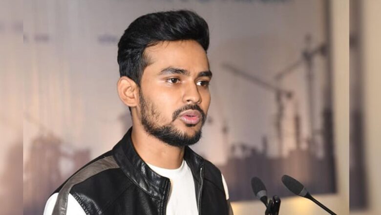কেন ক্ষমা চাইলেন উপদেষ্টা আসিফ মাহমুদ
