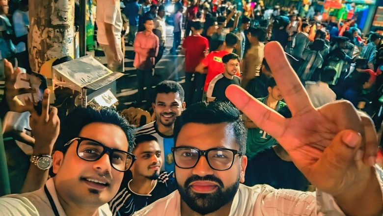 মিরপুরে এক টুকরো আর্জেন্টিনা! সাজ্জাদুল মিরাজের বড় পর্দায় ফুটবল উৎসবে মাতল শত শত মানুষ